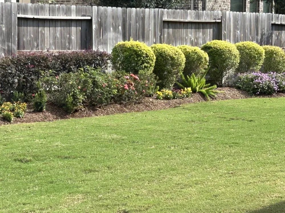 Top-rated landscaping services experts serving Richmond, TX - Lightning bolt