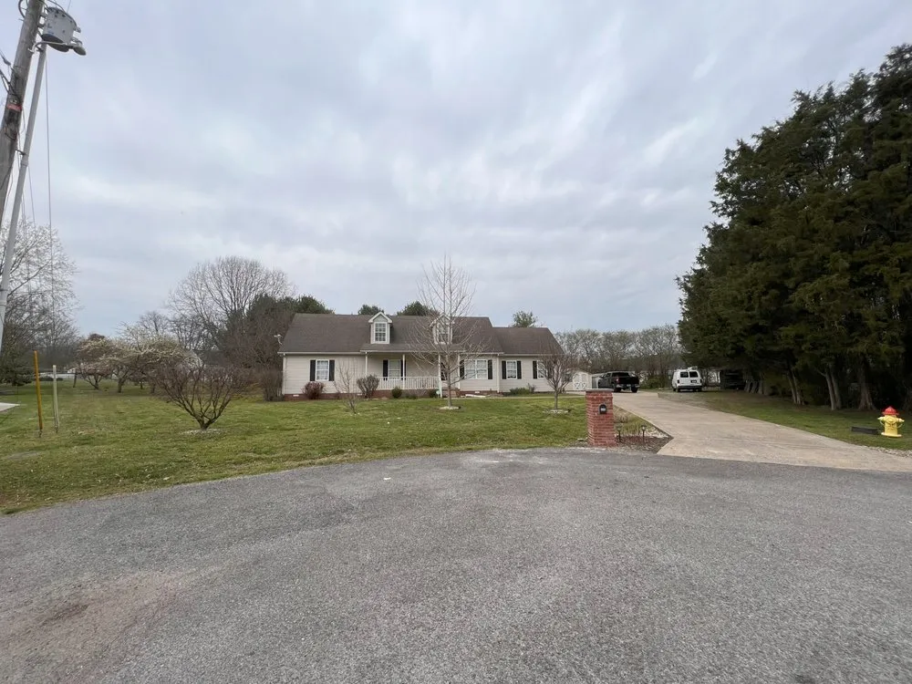 Reliable lawn care service with custom design in Murfreesboro, TN by Lightning Lawn Care