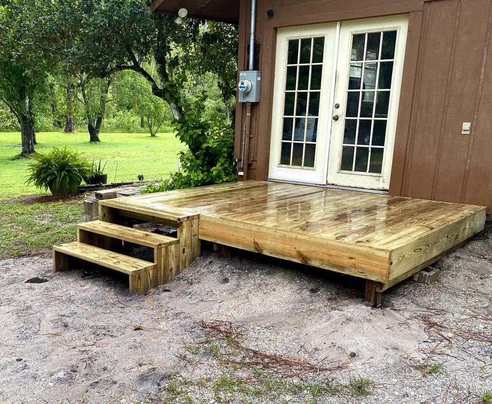 Expert landscape design in Samsula-Spruce Creek, FL by Lightning Lawn Services