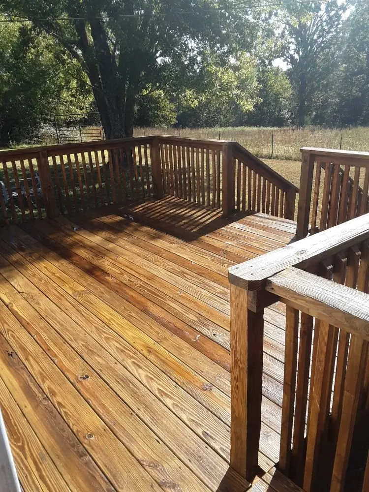 Affordable yard cleanup service for residential properties in Richland, MO by Lightning Lawns