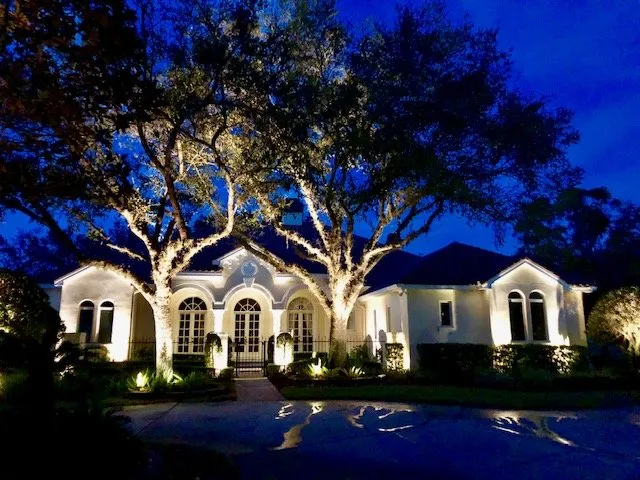 Affordable landscape installation for homes across Winter Park, FL - Lightscapes Outdoor Lighting