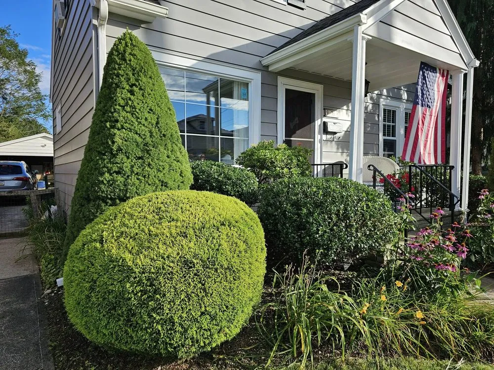 Custom garden landscaping in Avoca, PA - Ligi's Local Lawn Care
