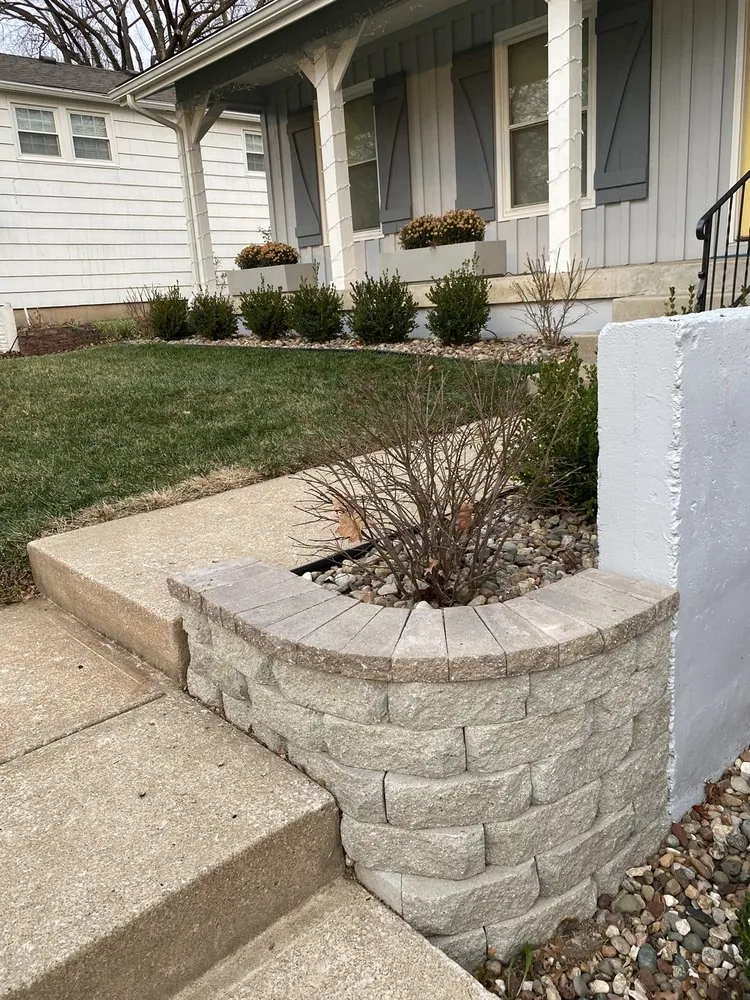 Local outdoor landscaping experts serving Kansas City, MO - Like Magic Lawn & Landscaping