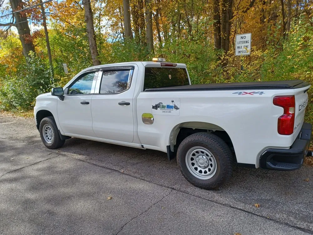 Custom garden landscaping experts serving Richmond Heights, OH - Like Mine Landscaping