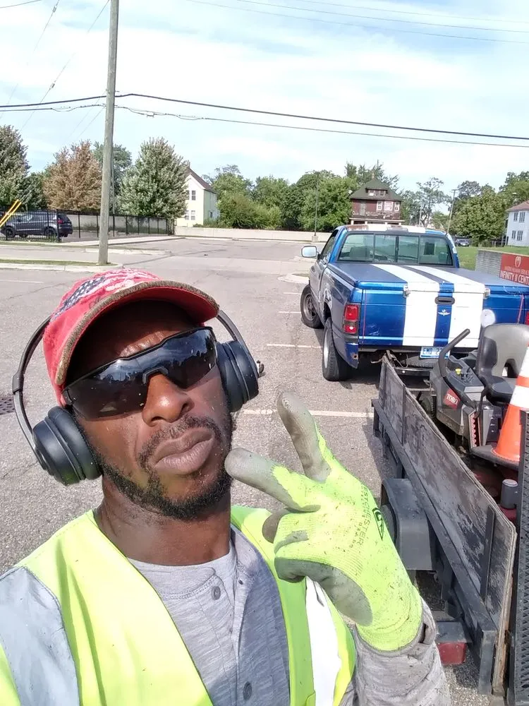 Affordable lawn mowing service in Detroit, MI by LIL Luchy Landscaping