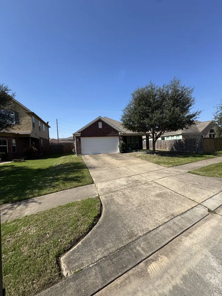 Expert lawn care service near you across Houston, TX - Lilies Landscaping