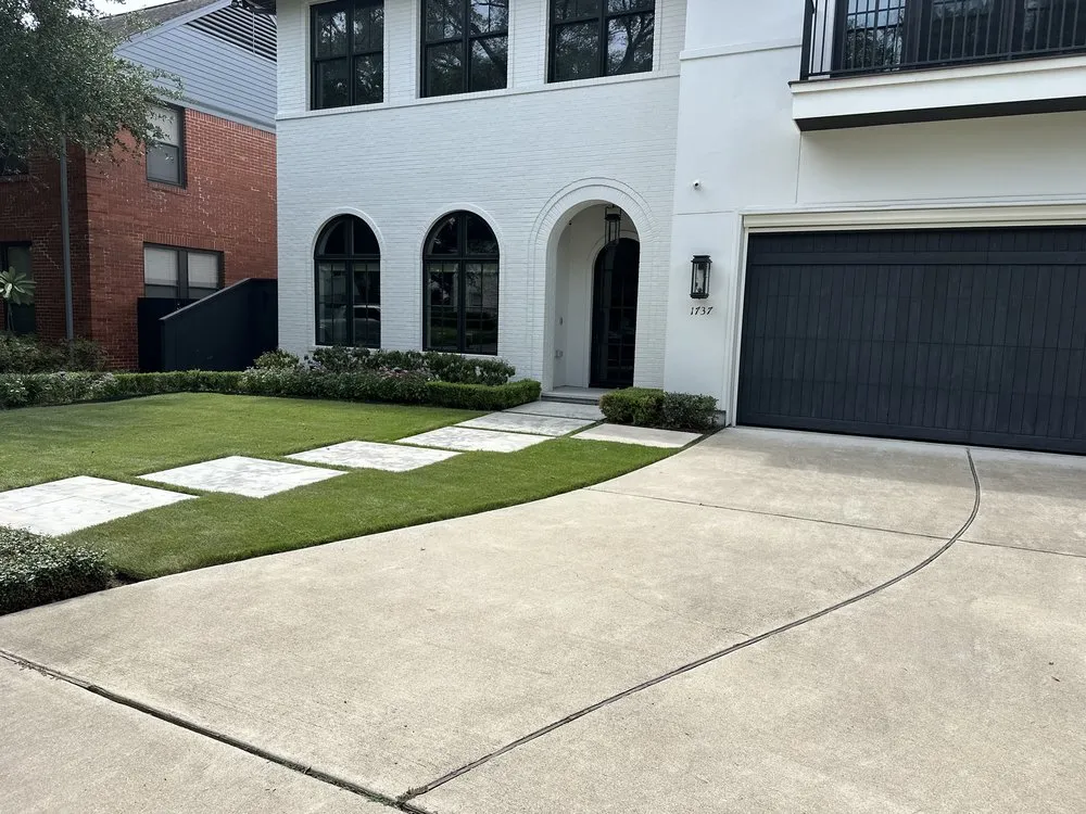 Top-rated yard cleanup service experts serving Houston, TX - Lilies Landscaping