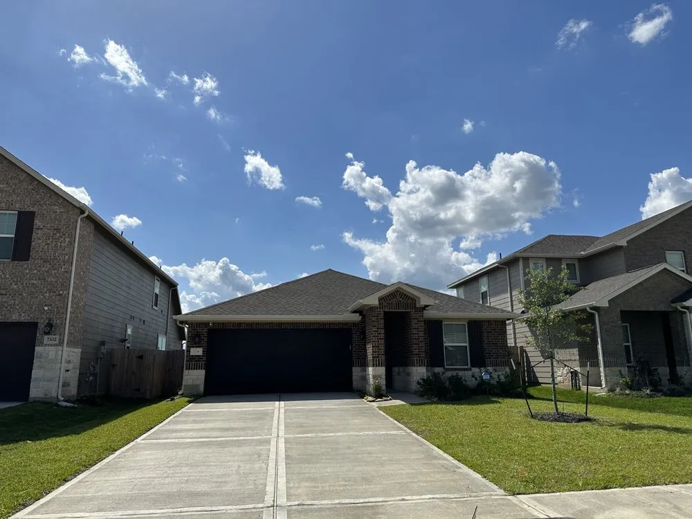 Trusted yard maintenance experts serving Houston, TX - Lilies Landscaping