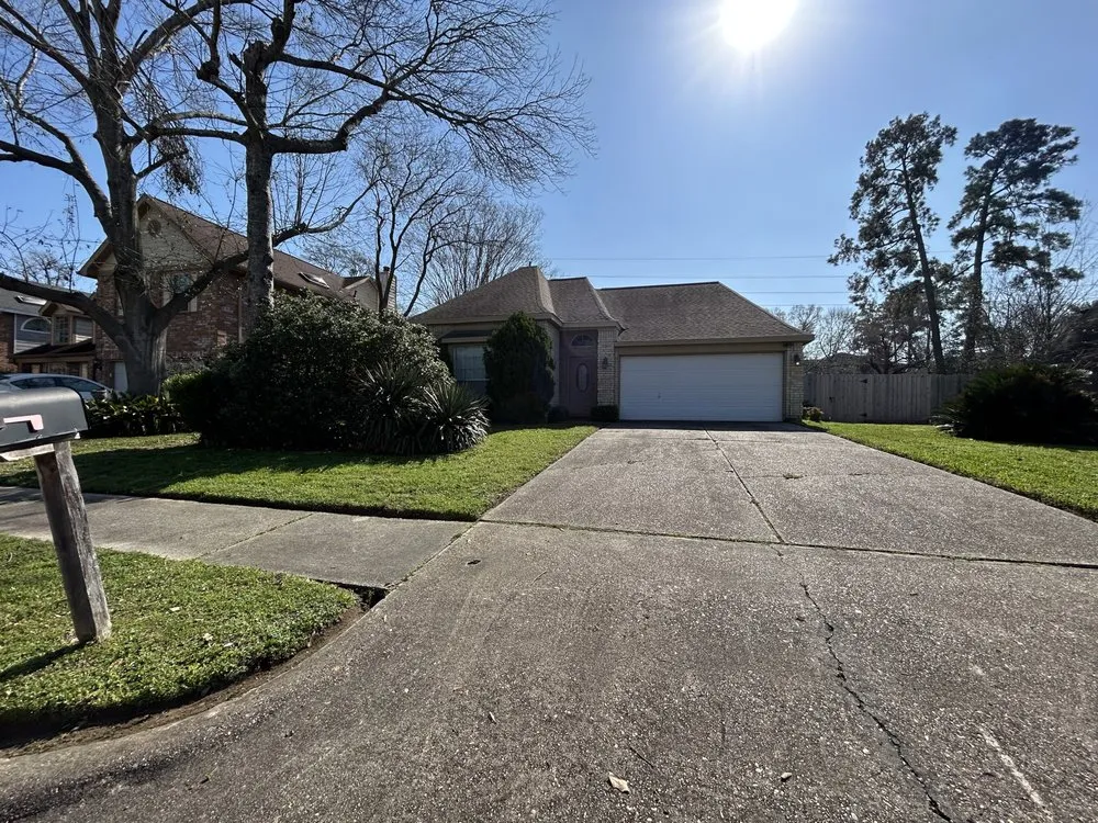 Local yard cleanup service in Houston, TX - Lilies Landscaping