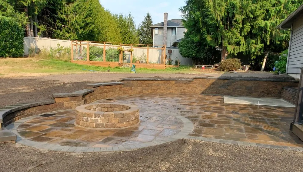 Custom lawn care service experts serving Kirkland, WA - Lilly's Landscaping & Construction