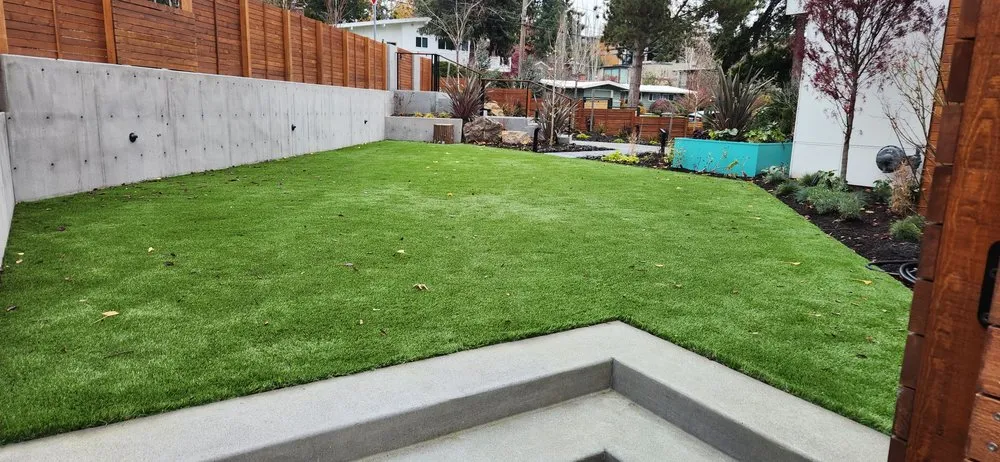 Expert residential landscaping experts serving Kirkland, WA - Lilly's Landscaping & Construction