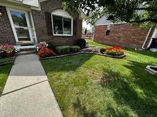 Reliable yard cleanup service experts serving Westland, MI - Lillys Landscaping