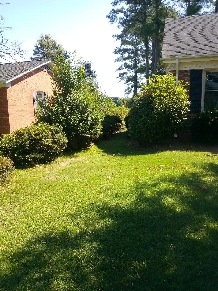 Trusted garden landscaping experts serving Saint Pauls, NC - Lilly's Lawncare