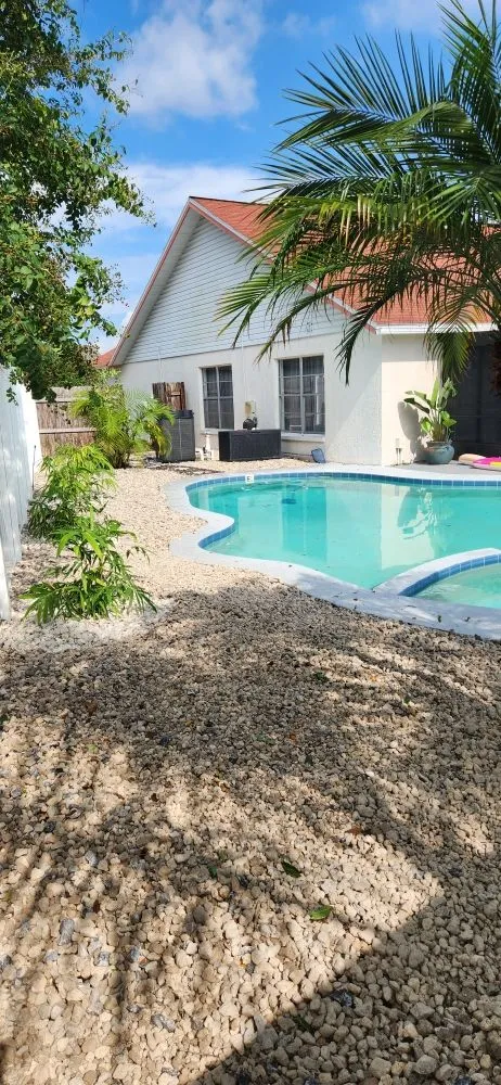 Custom garden landscaping in Riverview, FL by Limberlost Gardens