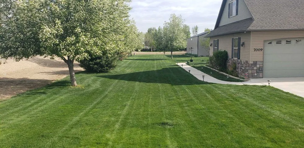 Affordable garden landscaping in Caldwell, ID - Limelight Lawn And Tree