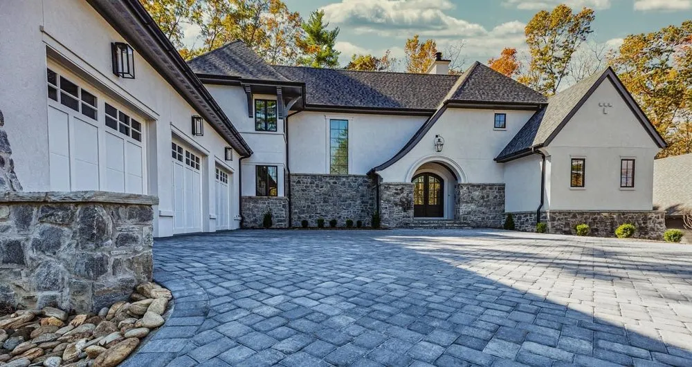 Affordable yard maintenance for beautiful yards in Lexington, SC by Limelight Lawns