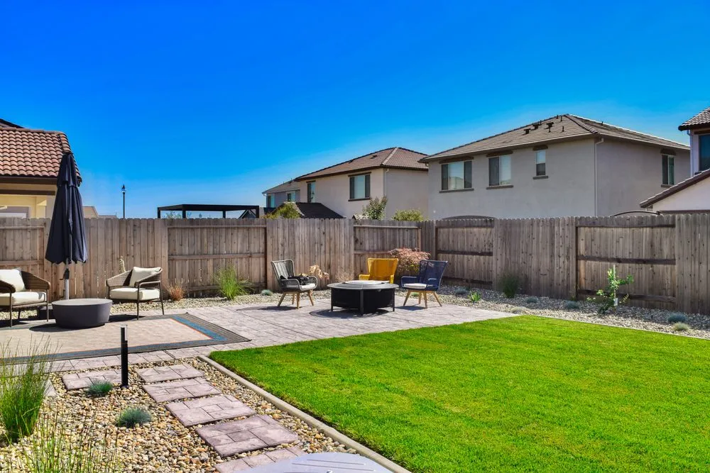 Trusted residential landscaping experts serving Applegate, CA - Limitless Creationz Landscape