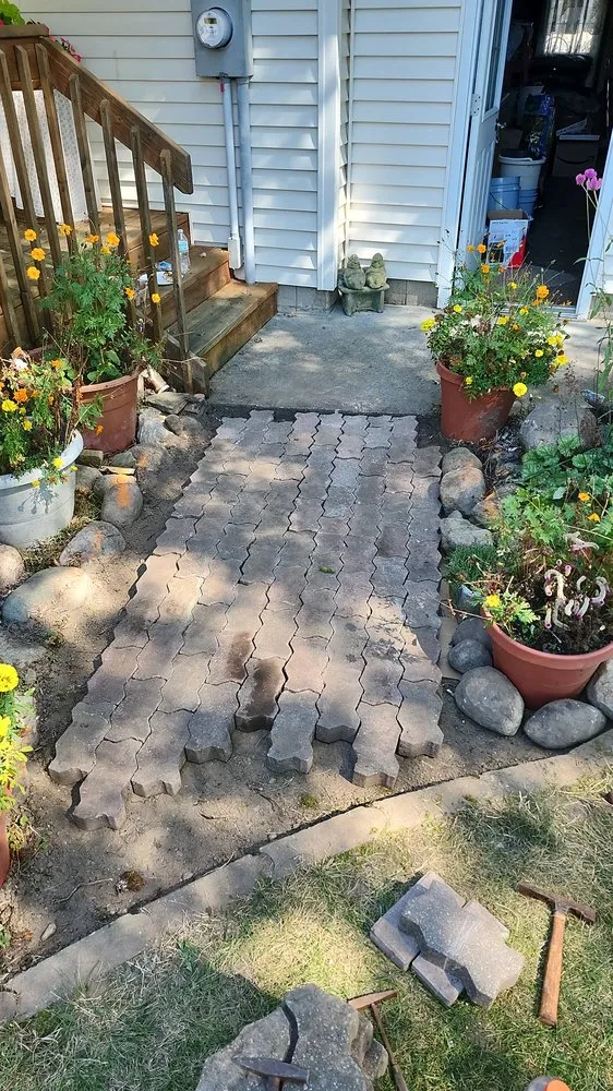 Reliable landscape installation with custom design in Woodland, MI by Limitless Details