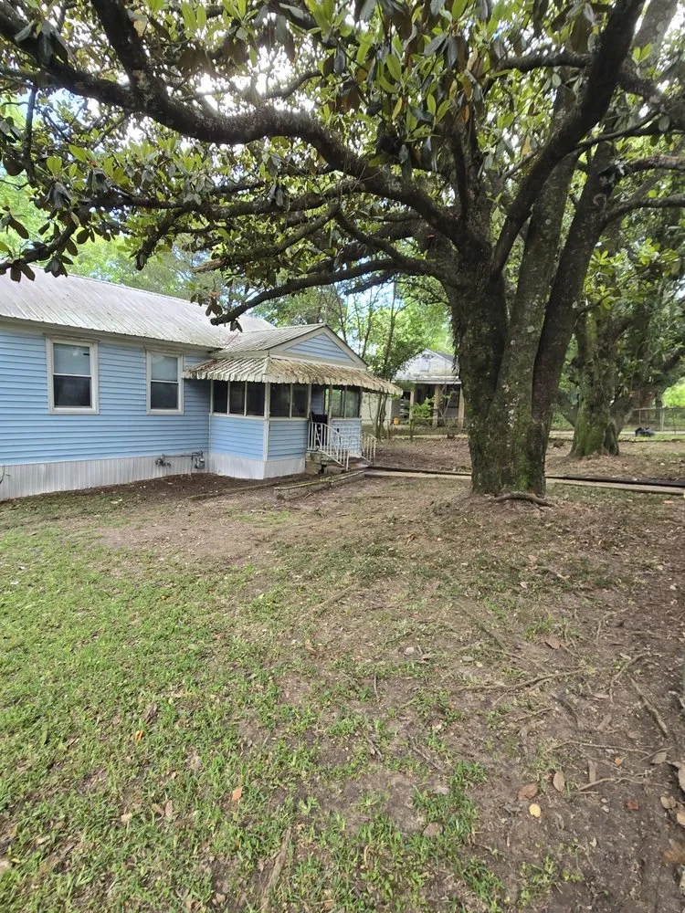 Professional garden landscaping experts serving Prichard, AL - Limitless Innovation