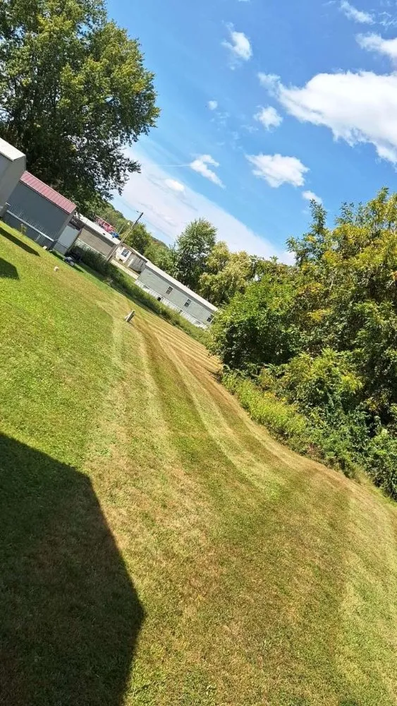 Reliable lawn mowing service experts serving Bloomington, IN - Limitless Outdoor Services