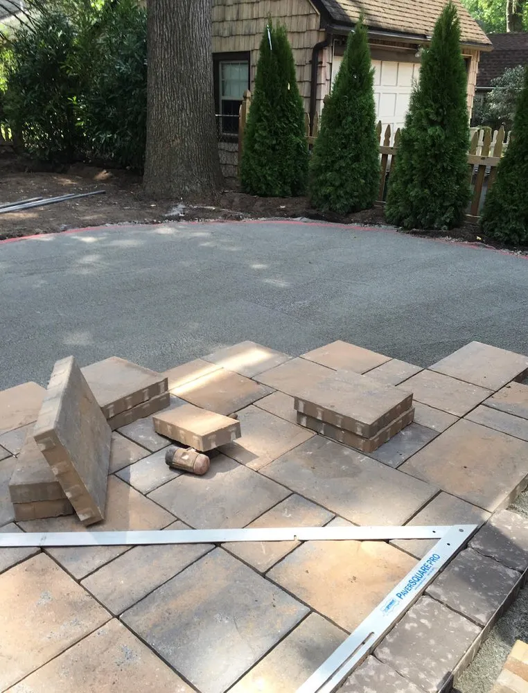 Trusted yard cleanup service for homes in Hawthorne, NJ by Limone Farm & Gardens