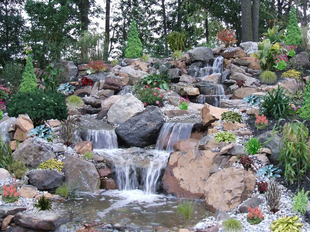 Expert yard maintenance in Hawthorne, NJ - Limone Farm & Gardens