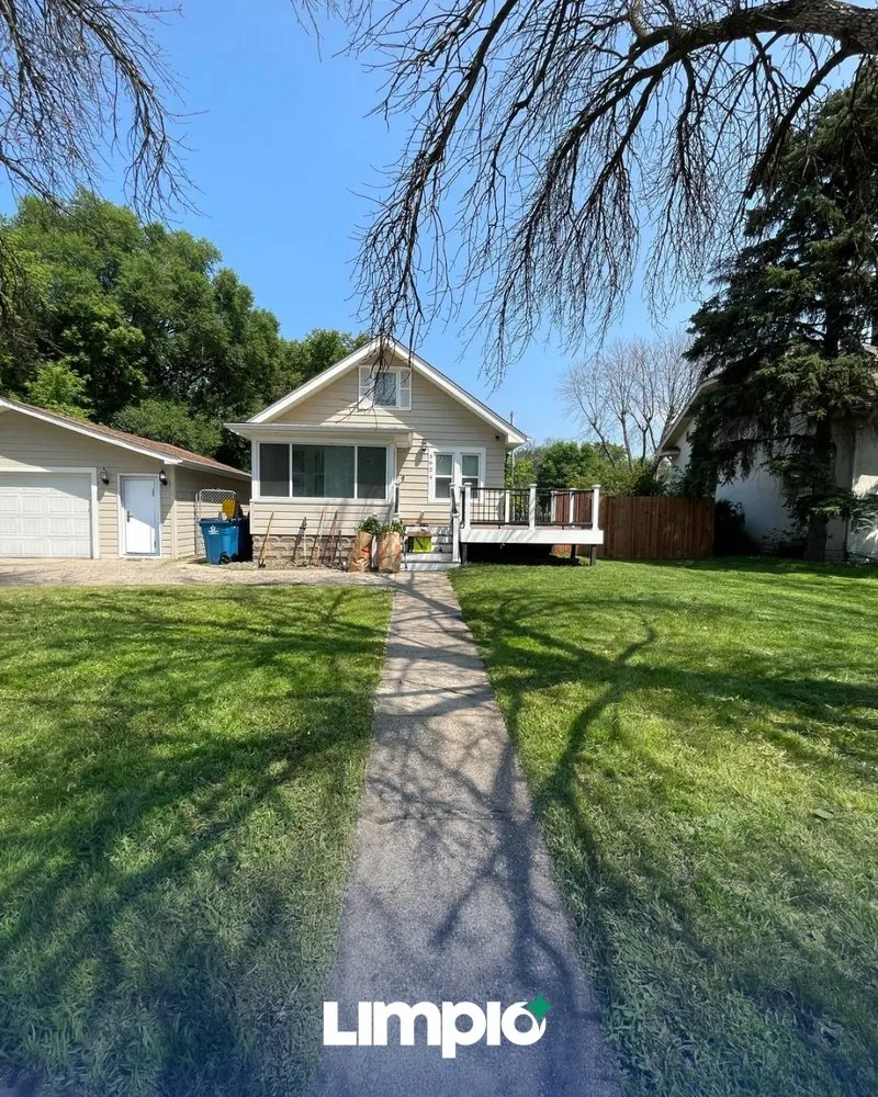 Reliable yard cleanup service experts serving Minneapolis, MN - Limpio