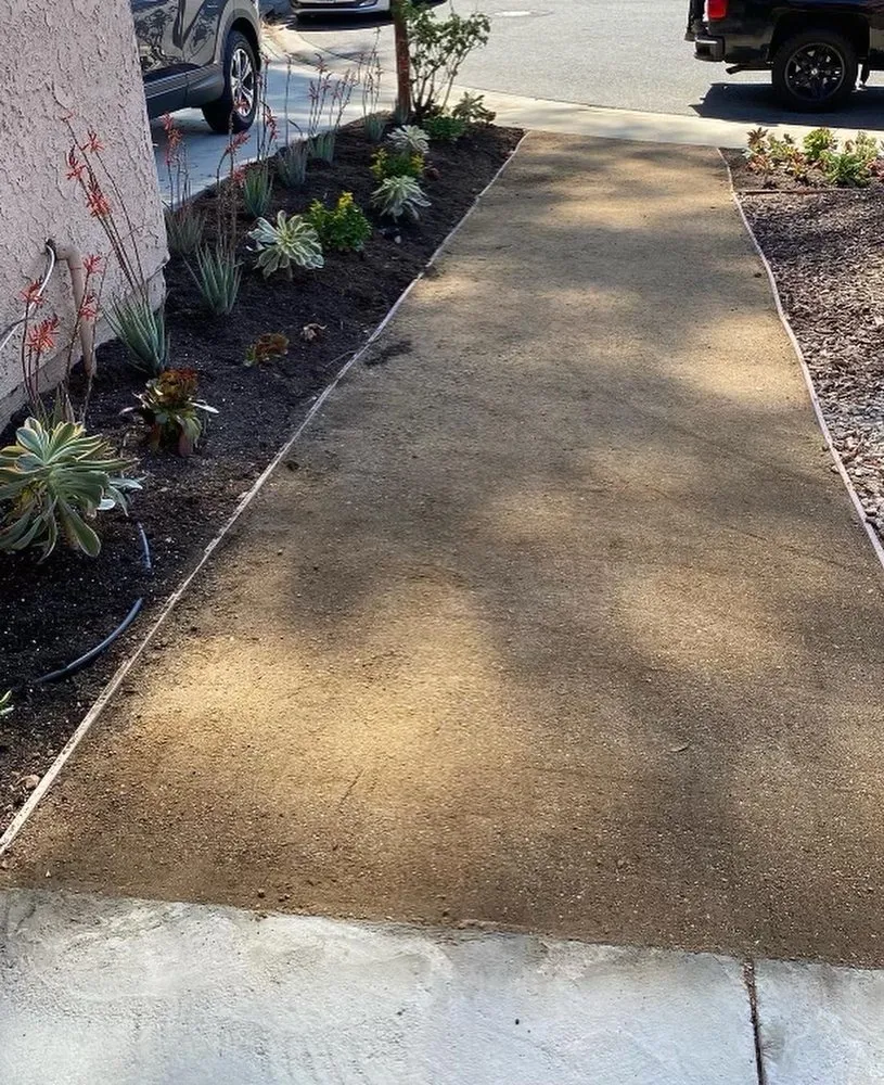 Custom lawn care service experts serving Altadena, CA - Linares Landscaping