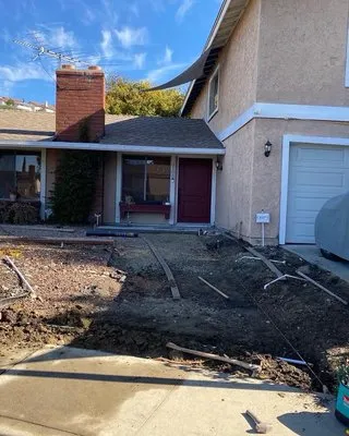 Linares Landscaping Logo