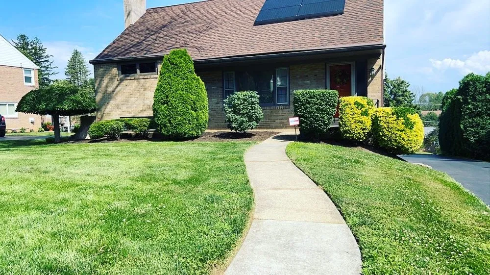 Custom lawn mowing service for homes across Temple, PA - Linares Landscaping Services