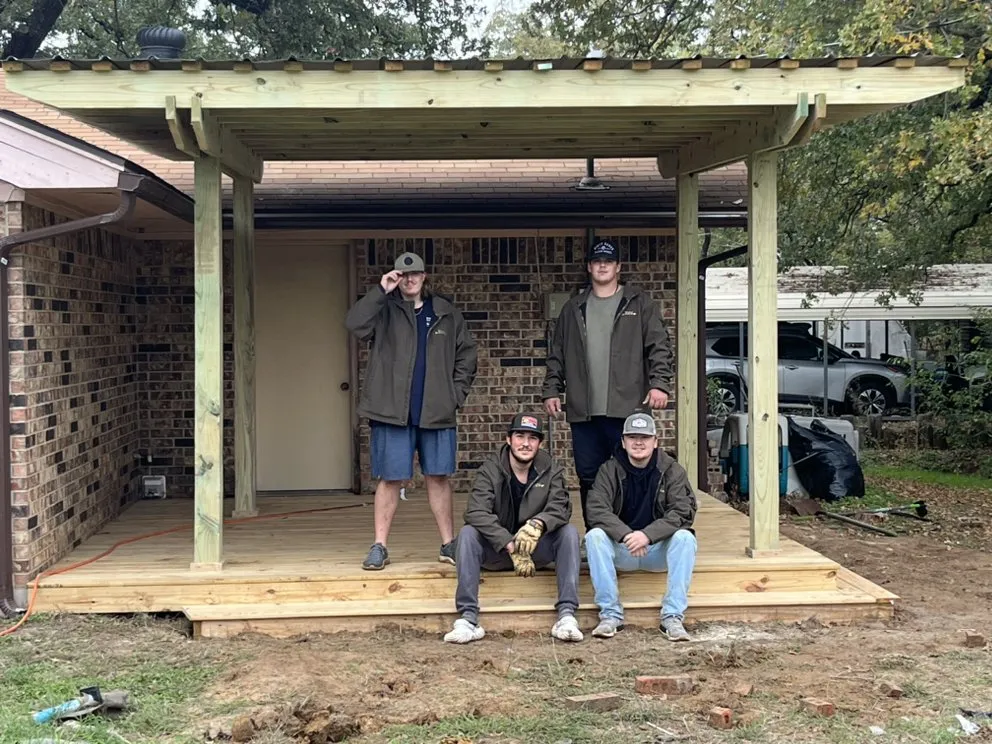 Local outdoor landscaping experts serving Benbrook, TX - Lincecum Decks & More