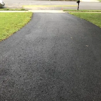 Reliable lawn care service experts serving Chicago, IL - Lincoln Asphalt & Masonry