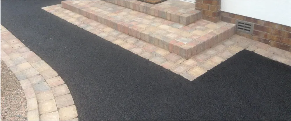 Expert outdoor landscaping for homes in Chicago, IL by Lincoln Asphalt & Masonry