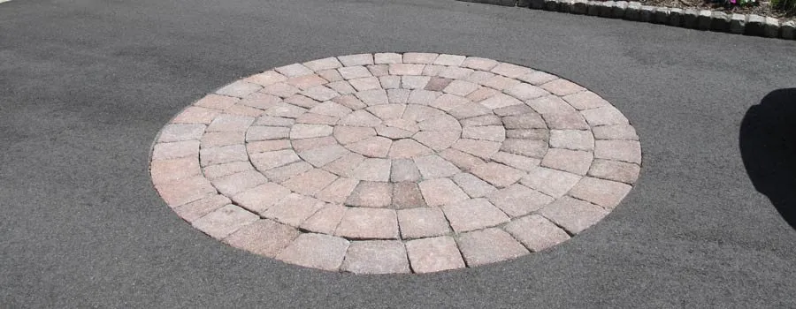 Reliable lawn mowing service experts serving Chicago, IL - Lincoln Asphalt & Masonry