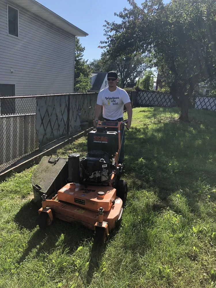 Affordable yard maintenance in Wood-Ridge, NJ by Lincoln Landscape & Contracting
