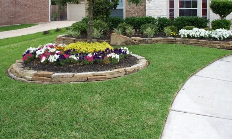 Custom lawn mowing service in Farmersville, TX by Lincoln Landscape and Lighting