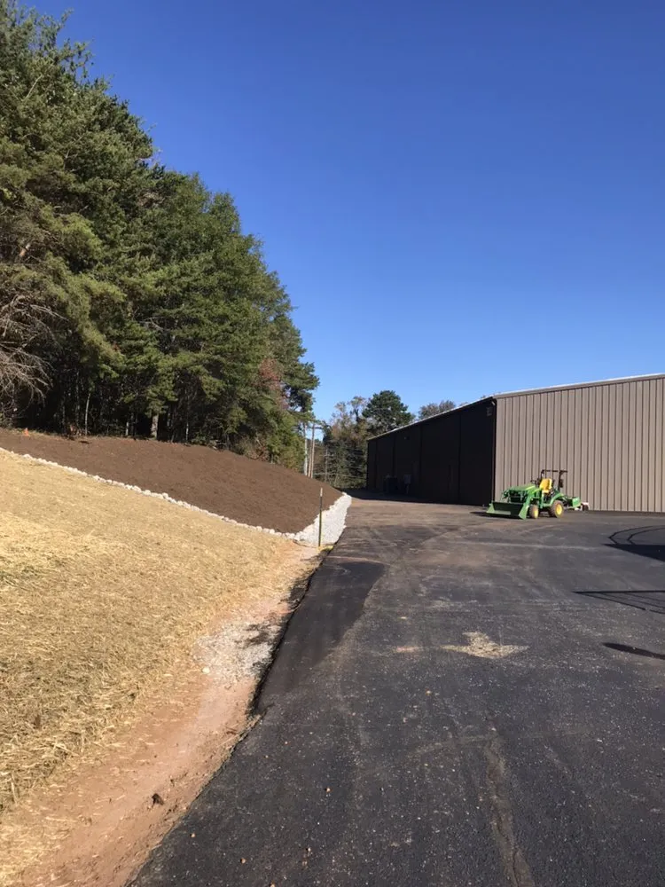 Professional residential landscaping experts serving Lincolnton, NC - Lincoln Landscape