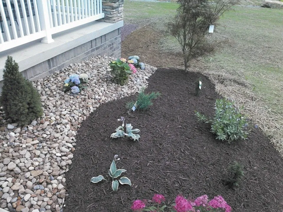Professional yard maintenance in Derry, PA - Lincoln Landscapes
