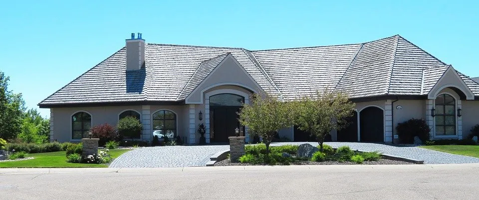 Local lawn mowing service for year-round maintenance across Lincoln, CA - Lincoln Landscaping