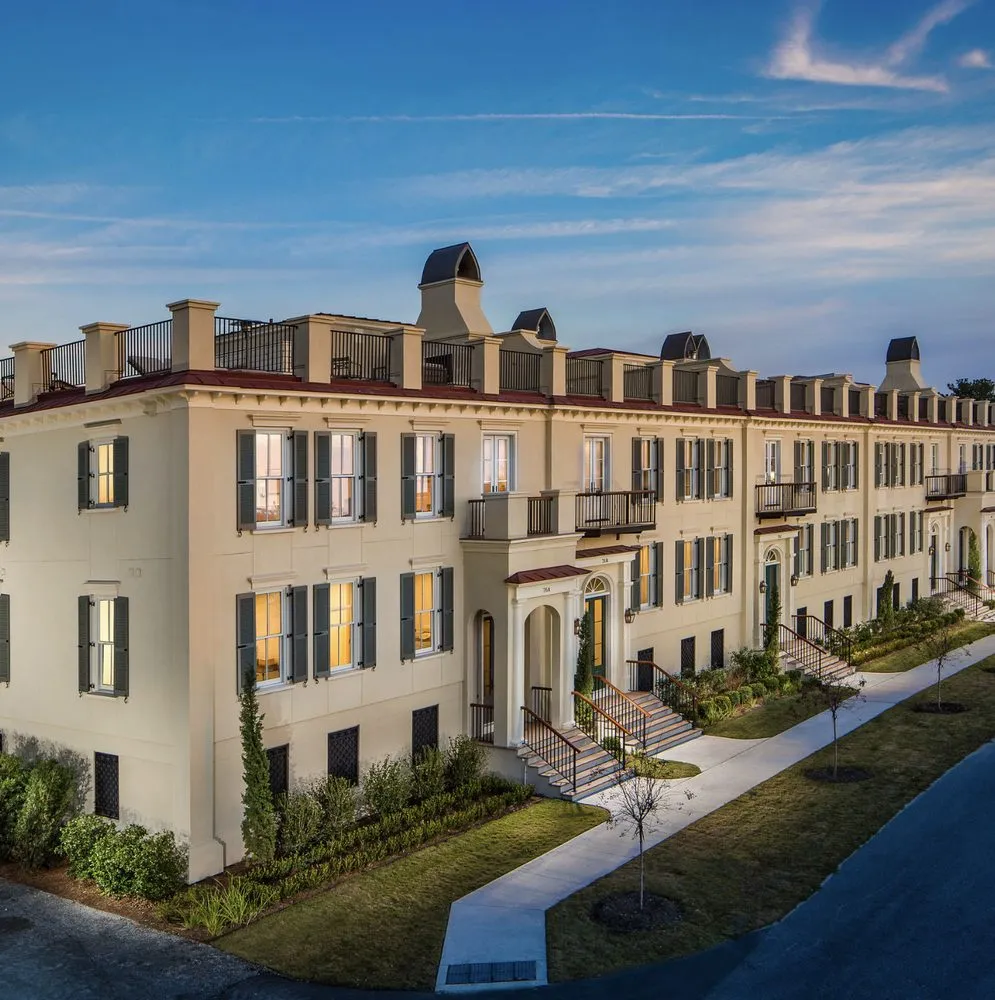 Affordable lawn care service experts serving Mount Pleasant, SC - Linda Greenberg Landscape & Design