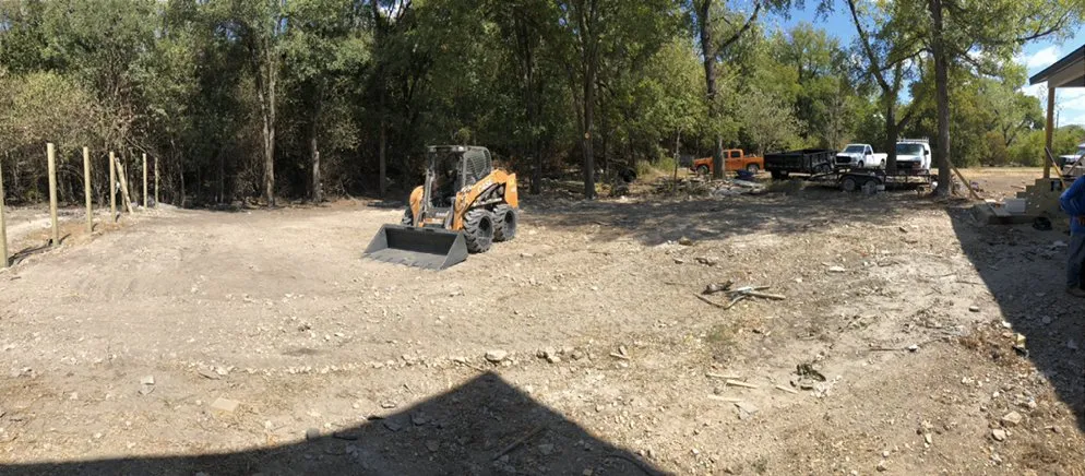 Custom landscaping services with custom design in Elgin, TX by Linda Vista Landscaping & Maintenance