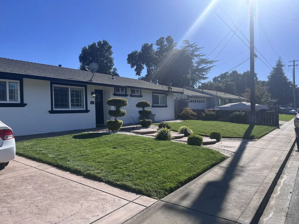 Expert lawn mowing service in Acampo, CA - Linda Vista Landscaping
