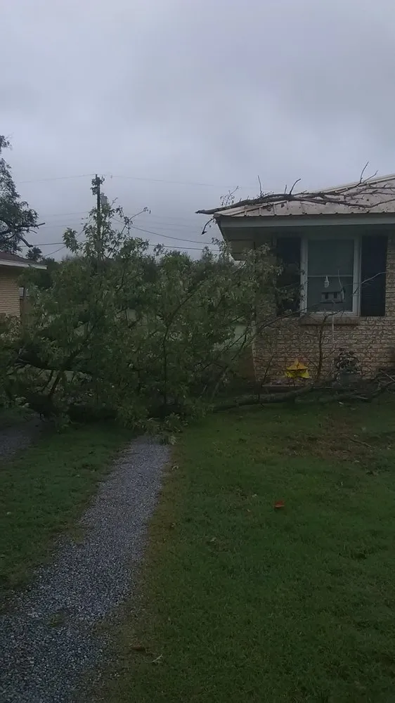 Professional landscaping services experts serving Cement, OK - Linda's Lawn Garden Landscaping