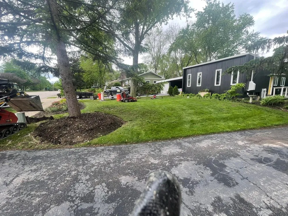 Affordable outdoor landscaping in West Chicago, IL by Linda’s sun