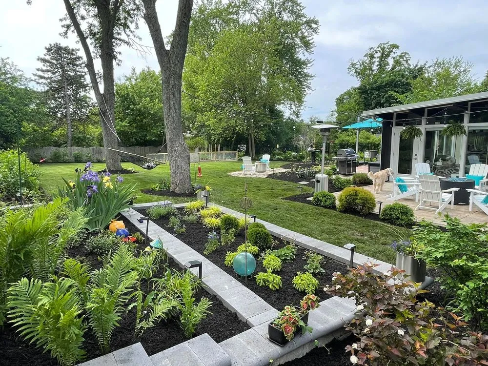 Professional landscaping services for year-round maintenance in West Chicago, IL by Linda’s sun