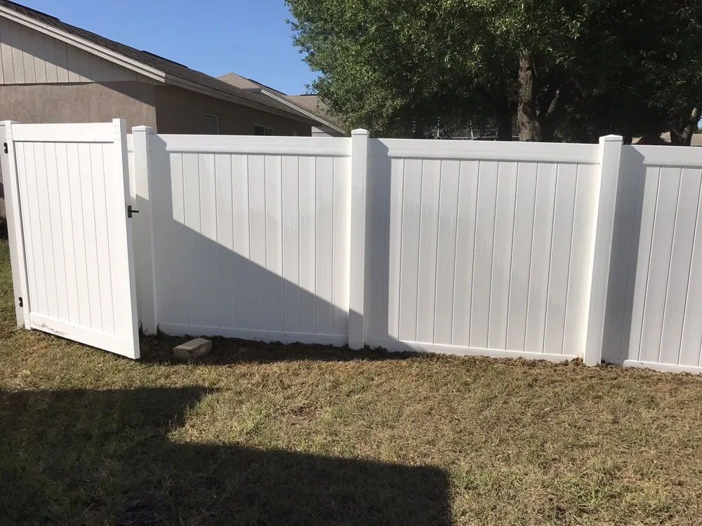 Top-rated landscaping services experts serving Lakeland, FL - Linder Lawnscape