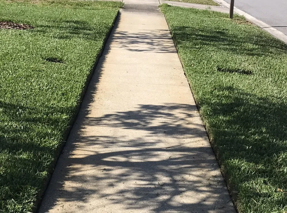 Local lawn mowing service experts serving Lakeland, FL - Linder Lawnscape