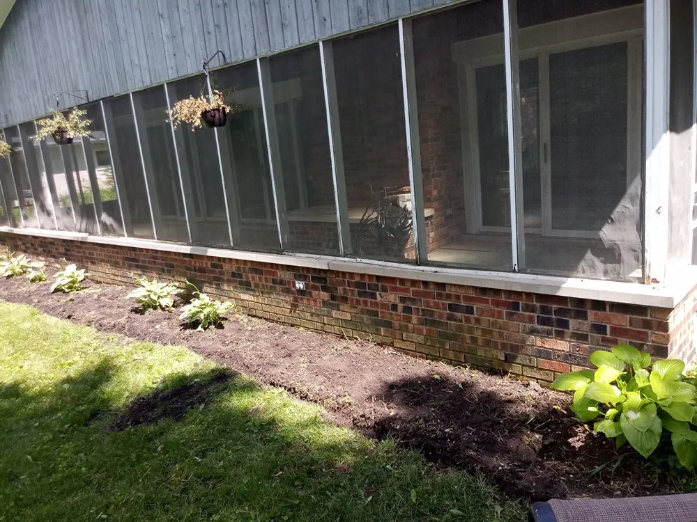 Custom lawn mowing service experts serving Plano, IL - Lindsey the Lawn Lady