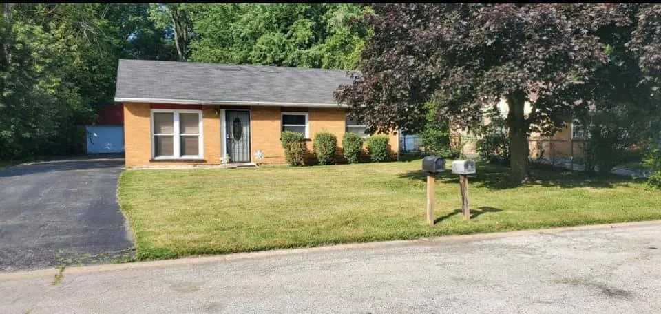 Professional yard maintenance for outdoor upgrades in Markham, IL by Lindsey's 4 Seasons