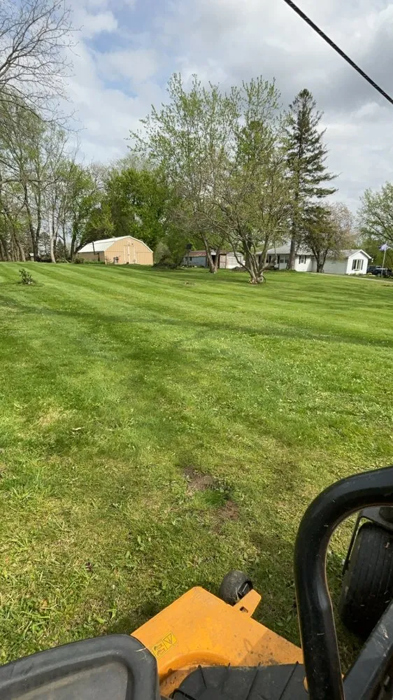 Reliable landscaping services experts serving Dixon, IL - Lindstroms Lawncare